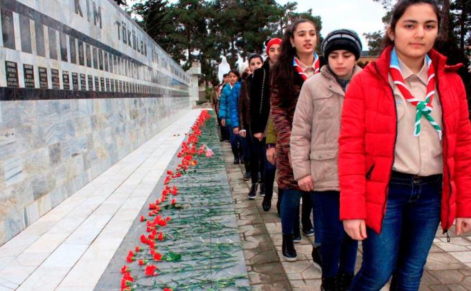 Scouts of Bilesuvar have marched to Martyrs' Lane