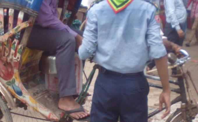 Traffic Week 2018: Rover Scouts Help Police to Bring Order on Roads