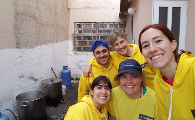 Scouts providing food and compassion to refugees in Greece