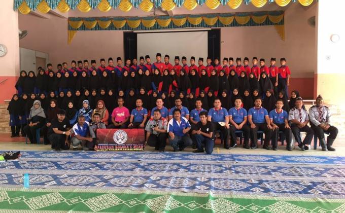 Kursus Asas Pertolongan Cemas dan Asas Komunikasi Anjuran Bersama Pasukan Kelana C Muar dengan kerjasama Jabatan Kecemasan dan Trauma HPSF Muar.Johor.