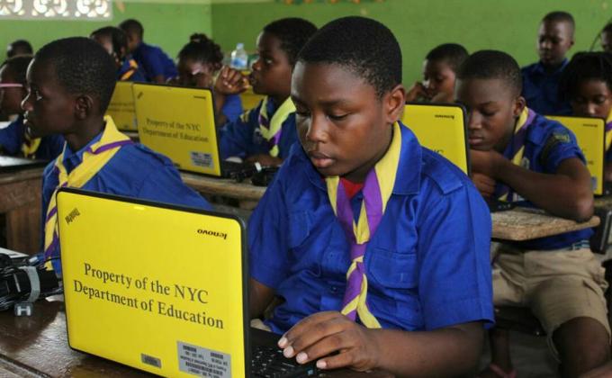 luttons contre la discrimination et la violence faites a la jeune fille 