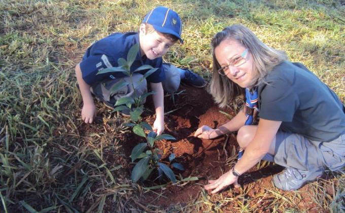 Plantamos uma árvore ganhamos uma Vida