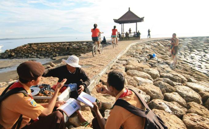Study with Seller "LUMPIA KHAS BALI" 