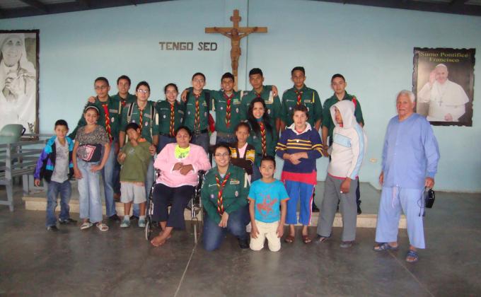 Entrega de Ropa al Asilo Apóstol San Pablo