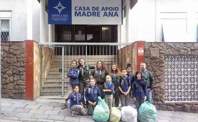 Campanha de arrecadação de roupas Aquecendo Corações