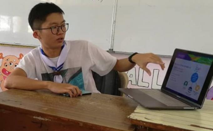 Sharing Messenger of Peace information to Tebrau Scout