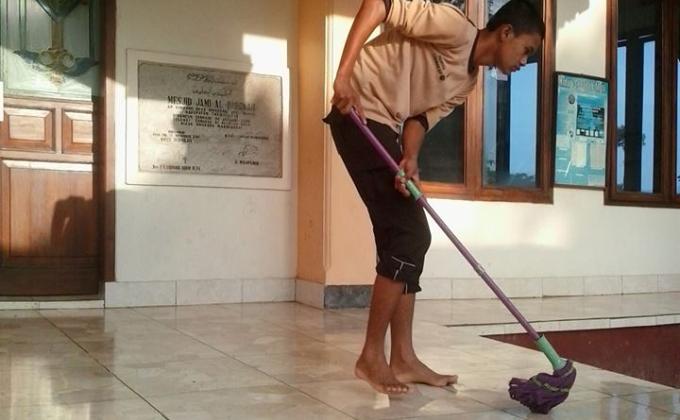 Berbakti kepada Masyarakat