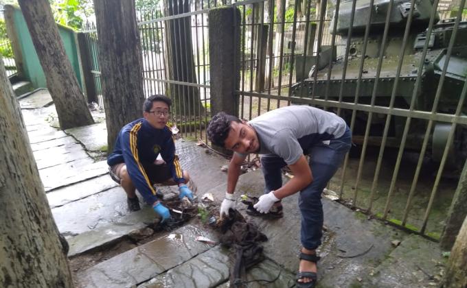 Cleaning park and historical site