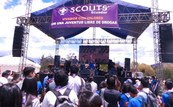VIVAMOS CON VALORES 2015