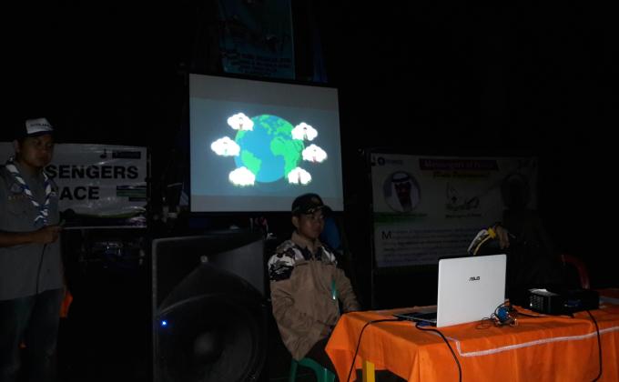 Mengenalkan Program Messengers of Peace di Perkemahan Pramuka Al-Mutawally