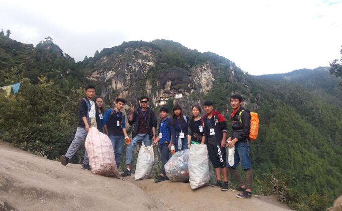 Emptying the pits on the way towards  Taktshang 