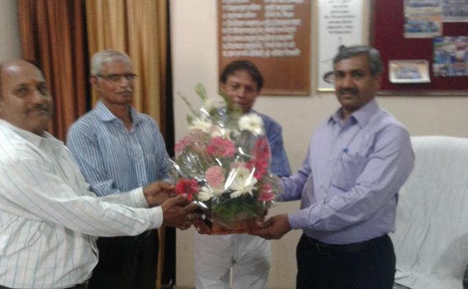 State commissioner (s) ka Swagat karte huye