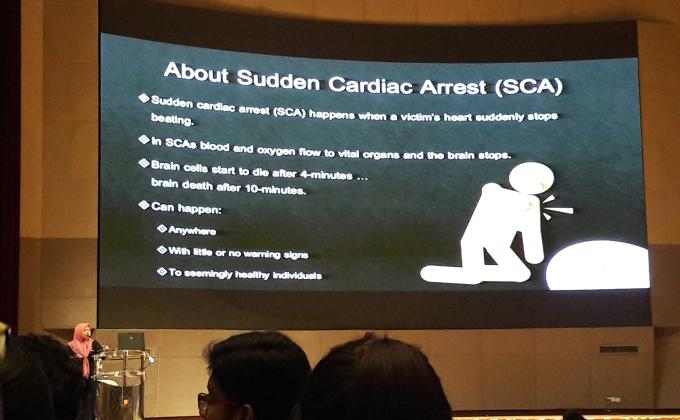 Mass cpr awareness and training program by UNIMAS