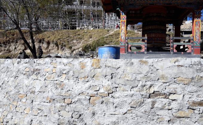 Wall construction around manidungkhor