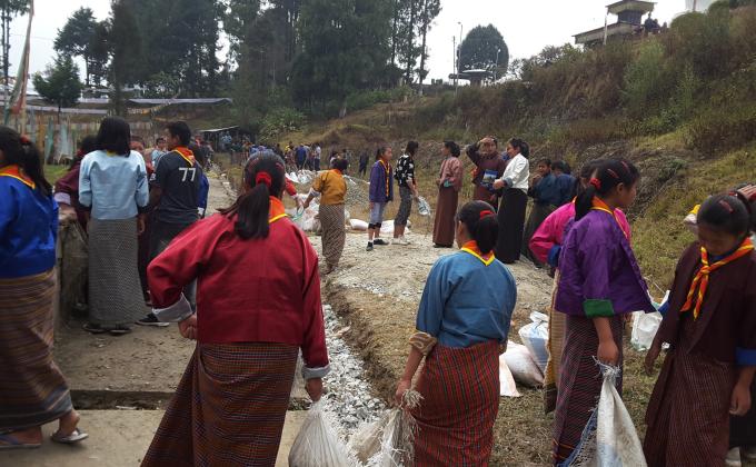 Voluenter Service to construction of 1021 stupa 