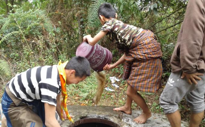 Save water sAve life