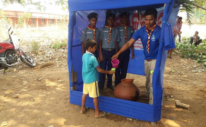 Water Distribution for Pedestrians