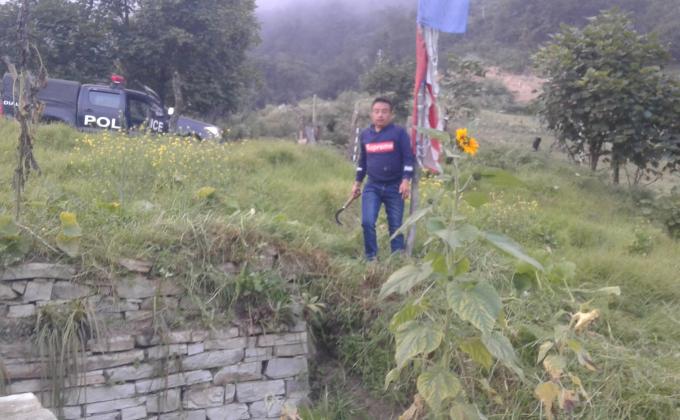 Clear the bushes around the birth place of Je Khenpo at Lagay