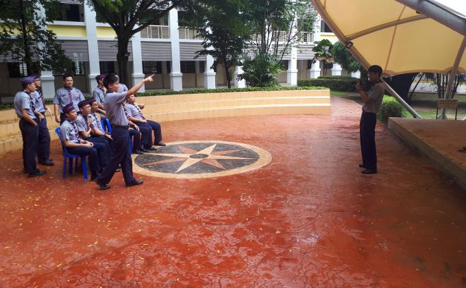 11 GTS scout troop photo session