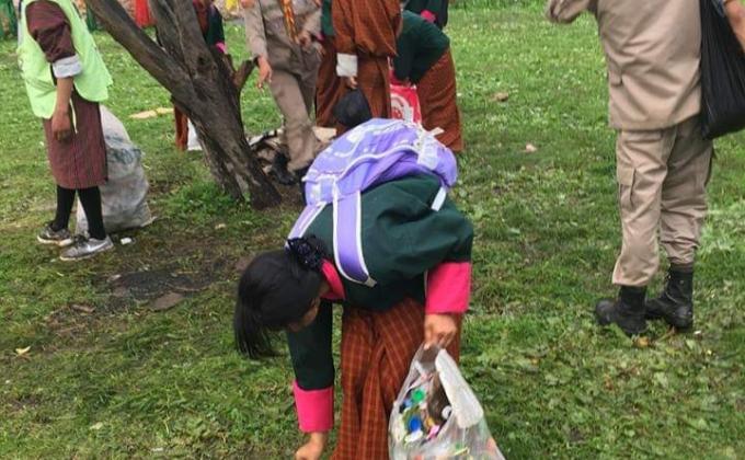 Service at moenlam choenpo 