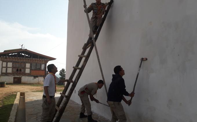 White Wash in Talakha Goenpa