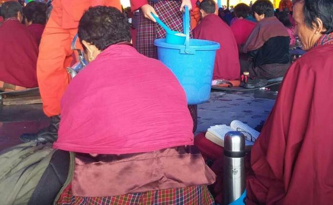 Volunteer service at Buddha point, during moenlam Chenmo