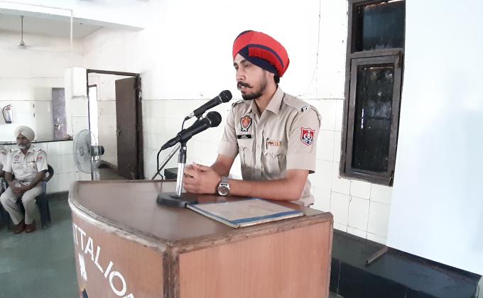 आज एनसीसी अकैडमी मलोट पंजाब में पंजाब पुलीस इंडिया की तरफ से एनसीसी कैडेट को नशो के बुरे प्रभाव के बारे में और ट्रैफिक एजुकेशन के बारे में सेमिनार आयोजित किया गया