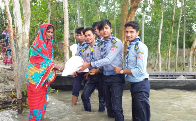 বন্যায় দু্র্গতদের জন্য  ত্রাণ বিতরণ কর্মসূচি -২০১৯  