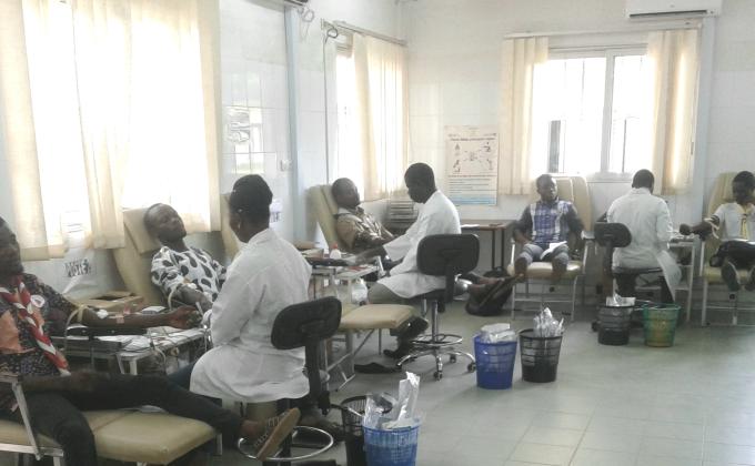 175 blood bags collected in 12 hours in Togo - 175 poches de sang collectées en 12h au Togo