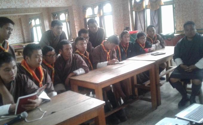 Advocating scouts of zoring college on massenger of peace