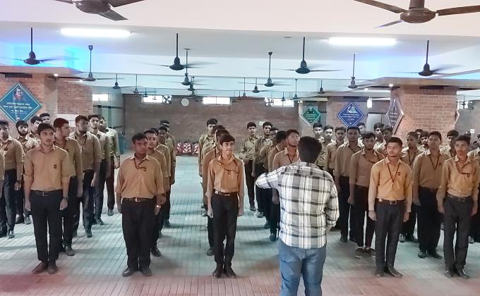 সাপ্তাহিত ক্রু-মিটিং