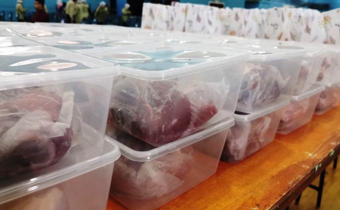 EIDUL ADHA DISTRIBUTION OF MEAT : JOINT PROJECT BETWEEN THE GIRL SCOUTS SECTION AND RELIGIOUS AFFAIRS SECTION, BRUNEI DARUSSALAM SCOUTS ASSOCIATION 