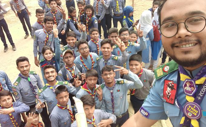 গ্রুপ ক্যাম্প 