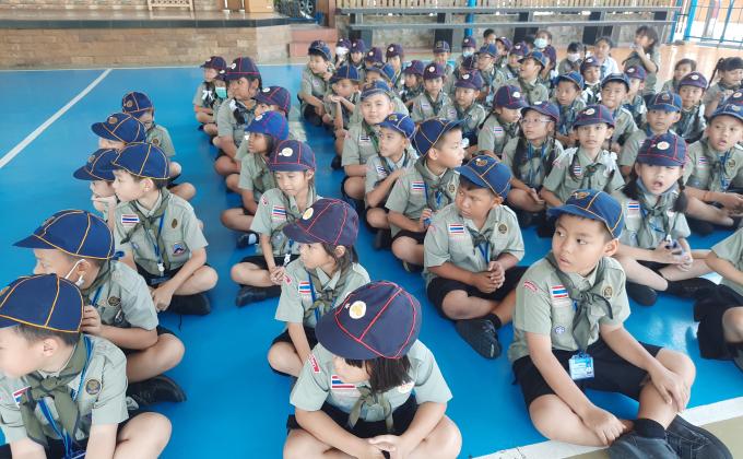 ทำกิจกรรมสันทนาการในชั่วโมงลูกเสือ