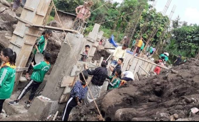 Volunteer services at Thama lhakhang