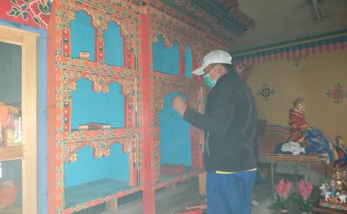 Cleaning of school altar.