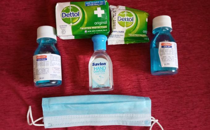 বাংলাদেশ স্কাউটস থেকে প্রাপ্ত স্বাস্থ্য সামগ্রী বিতরন। 