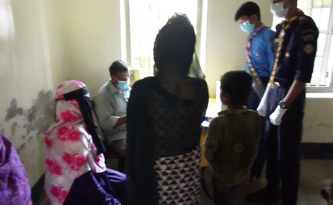 While doing various service work in the vaccination campaign