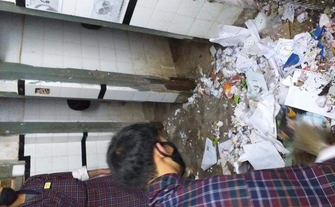 Audio visual room cleaning 