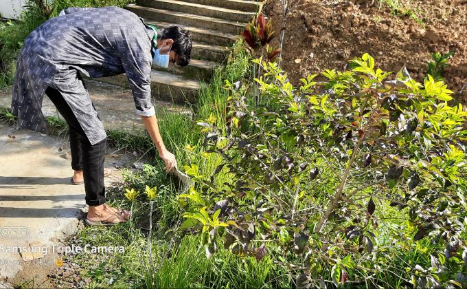 শক্রবার (১৮ সেপ্টম্বর) 
বিকালে আমরা আঞ্চলিক স্কাউট প্রশিক্ষণ কেন্দ্র বাংলাদেশ স্কাউট সিলেট অঞ্চলে প্লাস্টিক ও পলিথিন বর্জ্যমুক্ত করি। এতে আমরা অগ্রদূত মুক্ত স্কাউট দলের ৬ জন স্কাউট কাজ করি।