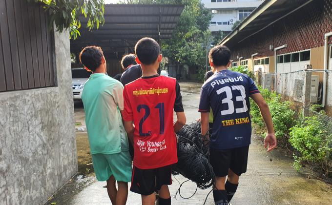 ทำจิตอาสา ช่วยอาจารย์ยกของ