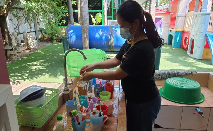 ทำความสะอาดแก้วและแปรงสีฟันเด็ก