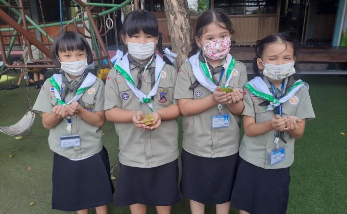 บำเพ็ญประโยชน์ในชั่วโมงการเรียนการสอนลูกเสือ