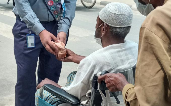 খাদ্য বিতরণ কর্মসূচি