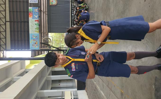 ทำจิตอาสาสอนเพื่อนสมัคร Scout