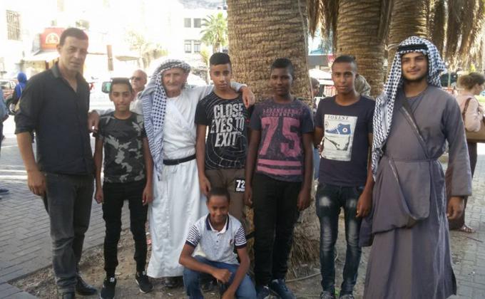 المساهمة في قطف الزيتون