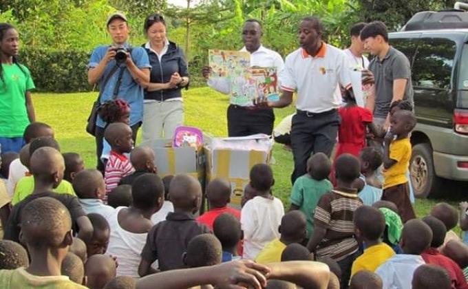 Scouts cooperative community helping Orphans