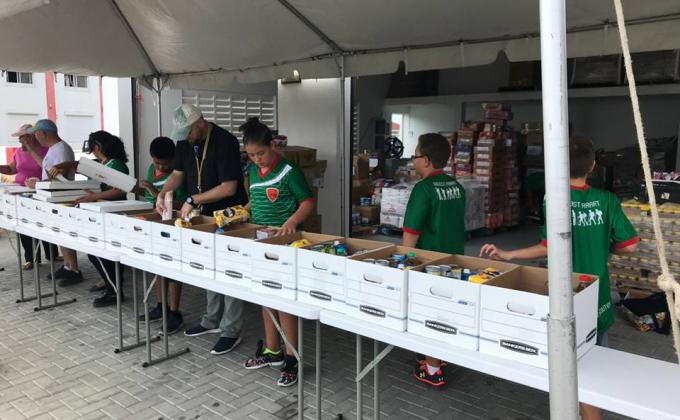 Our Scouts are helping out the red cross of Aruba 
