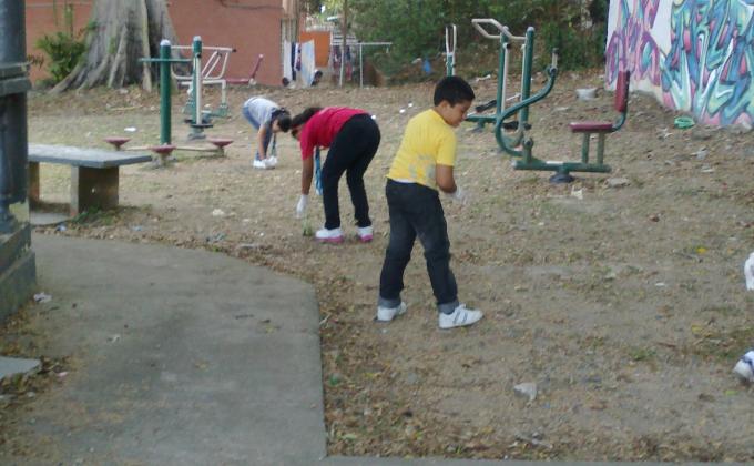 Limpieza de Parque Centenario. Grupo Scout 10 Panama