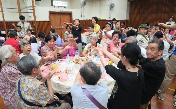 Community Service : Luncheon in Mid-Autumn Festival